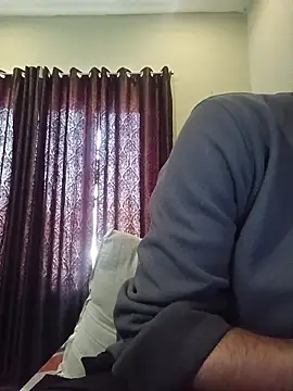 Snapshot of your_bad_boy0001 chatting on February 9, 6:28 am your bad boy0001 online show from February 9, 6:28 am