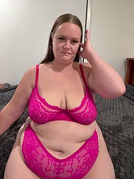 carinabro10 online show from April 9, 9:36 am