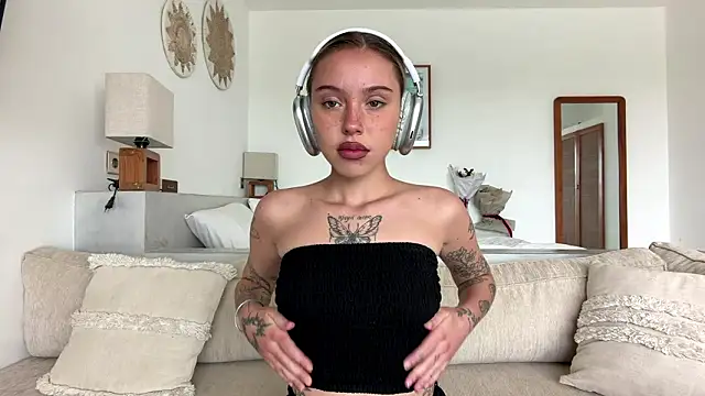 MartinaDeoliveira online show from February 22, 5:08 am