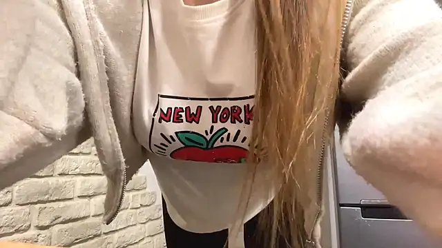 ElsieKuhlmann online show from March 20, 6:13 pm