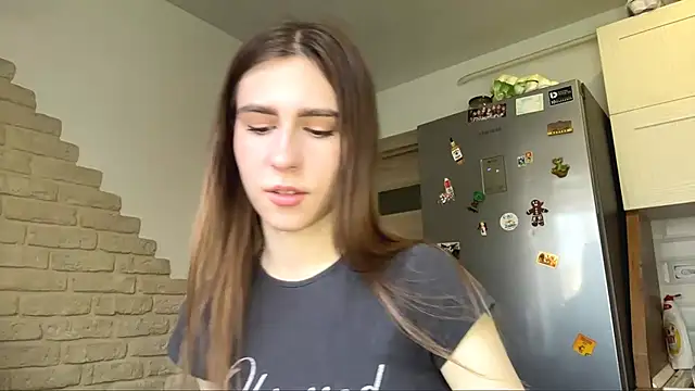 ElsieKuhlmann online show from April 10, 5:12 am