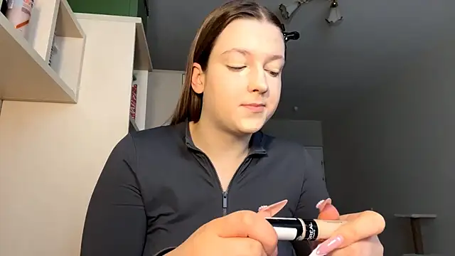 JammieMickiewicz online show from February 13, 8:32 am