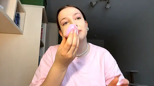 JammieMickiewicz online show from February 19, 8:10 am