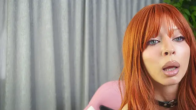 Snapshot of LanaReals chatting on February 22, 8:02 am LanaReals online show from February 22, 8:02 am