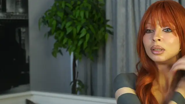 Snapshot of LanaReals chatting on February 28, 8:04 am LanaReals online show from February 28, 8:04 am