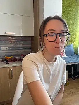 Snapshot of Persephone_Kore chatting on April 9, 12:21 pm Persephone Kore online show from April 9, 12:21 pm