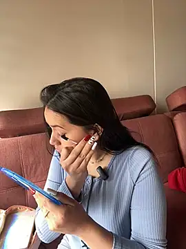 Veronica Wins  online show from February 18, 7:10 pm