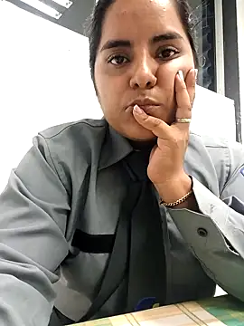 Snapshot of Isabel_3 chatting on February 10, 1:32 am Isabel 3 online show from February 10, 1:32 am