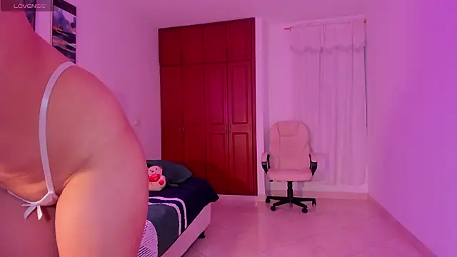 Snapshot of rosse_taylorx1 chatting on February 28, 6:53 pm rosse taylorx1 online show from February 28, 6:53 pm