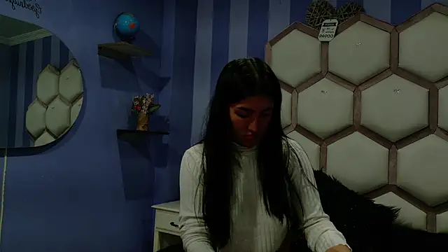 Snapshot of yvi_taylor chatting on April 24, 2:19 pm yvi taylor online show from April 24, 2:19 pm