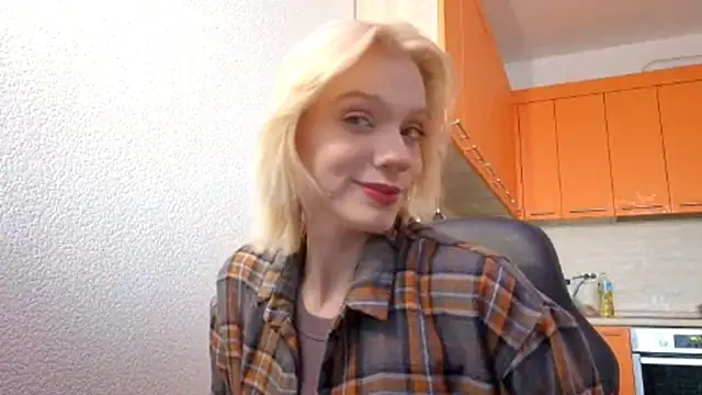 Snapshot of AuraNevera chatting on January 9, 5:54 am AuraNevera online show from January 9, 5:54 am