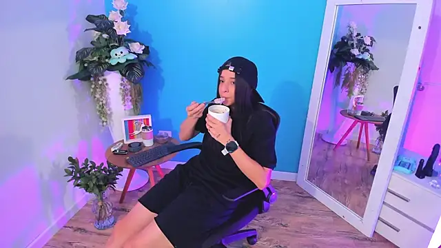 ViictoriiaSaenz online show from February 24, 4:43 am