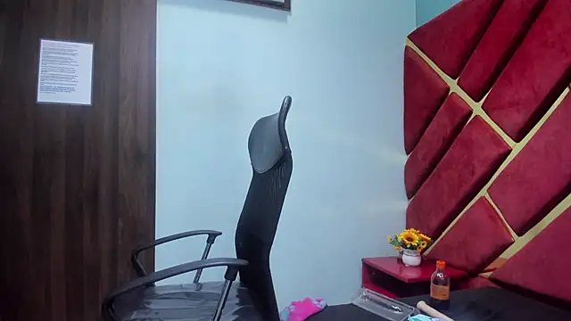 MiaRouss69 online show from February 22, 5:08 am