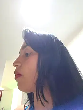 Snapshot of LunaRouuse_ chatting on March 19, 1:37 pm LunaRouuse online show from March 19, 1:37 pm