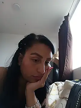 Snapshot of LunaRouuse_ chatting on May 15, 3:52 pm LunaRouuse online show from May 15, 3:52 pm