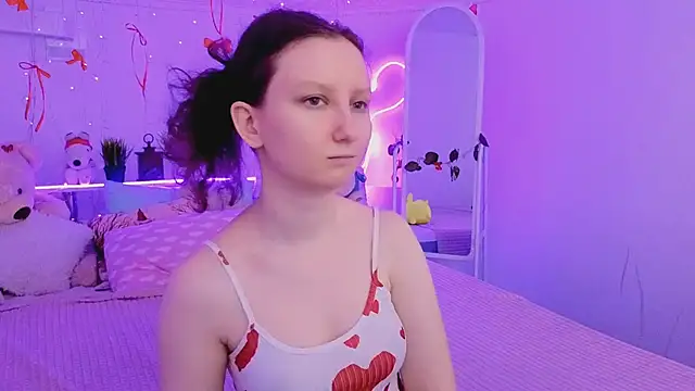 Snapshot of SunshineBlaze chatting on February 2, 1:21 pm SunshineBlaze online show from February 2, 1:21 pm