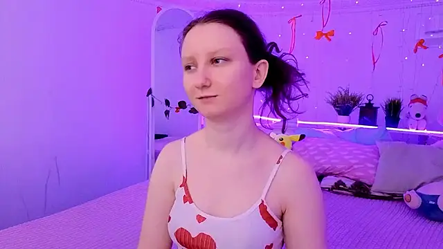 Snapshot of SunshineBlaze chatting on February 3, 1:27 pm SunshineBlaze online show from February 3, 1:27 pm