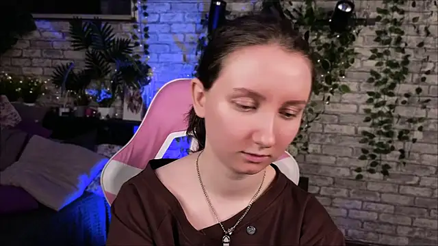 Snapshot of SunshineBlaze chatting on February 28, 1:34 pm SunshineBlaze online show from February 28, 1:34 pm