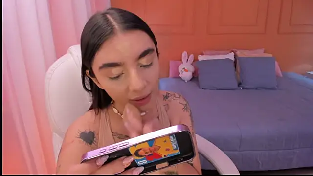 Abriil cutee online show from June 19, 2:32 pm