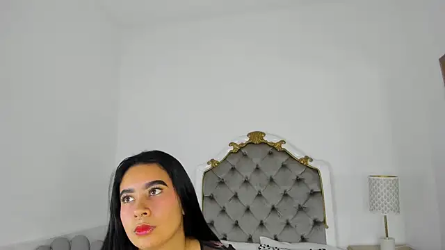 paulina lux online show from February 7, 2:21 pm