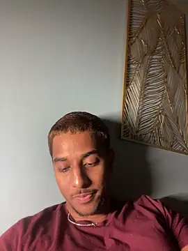 Snapshot of Axel_black10 chatting on January 31, 9:35 pm Axel black10 online show from January 31, 9:35 pm