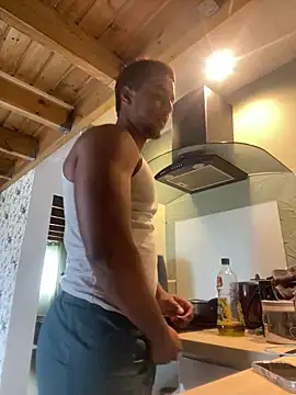 Snapshot of Axel_black10 chatting on February 3, 8:41 am Axel black10 online show from February 3, 8:41 am