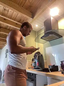 Snapshot of Axel_black10 chatting on February 7, 10:08 am Axel black10 online show from February 7, 10:08 am