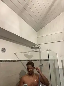 Snapshot of Axel_black10 chatting on February 7, 11:08 pm Axel black10 online show from February 7, 11:08 pm