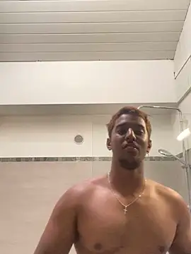 Snapshot of Axel_black10 chatting on February 12, 9:48 am Axel black10 online show from February 12, 9:48 am