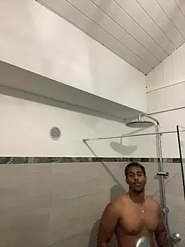 Snapshot of Axel_black10 chatting on February 14, 4:37 pm Axel black10 online show from February 14, 4:37 pm