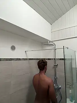 Snapshot of Axel_black10 chatting on February 26, 10:25 am Axel black10 online show from February 26, 10:25 am