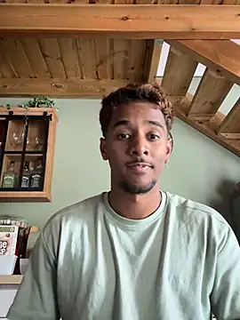 Snapshot of Axel_black10 chatting on March 2, 7:37 am Axel black10 online show from March 2, 7:37 am