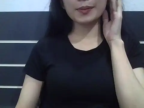 Snapshot of berry_alma06 chatting on July 5, 1:12 am berry alma06 online show from July 5, 1:12 am