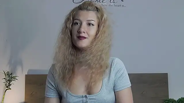 Snapshot of MonEva chatting on June 29, 1:00 pm MonEva online show from June 29, 1:00 pm