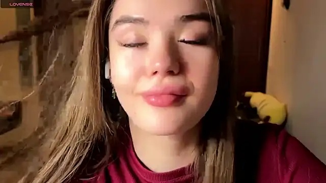 LubaSeirers online show from April 11, 3:16 pm