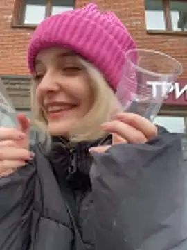 Snapshot of aka_Blonde chatting on February 9, 4:05 am aka Blonde online show from February 9, 4:05 am