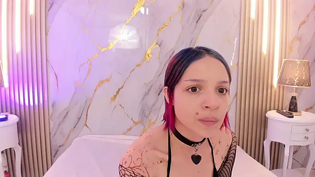 LaxiZoe online show from February 11, 8:03 pm