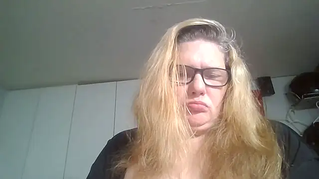 sexualsadie18 online show from January 13, 8:03 pm