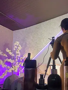 maaluh online show from April 17, 3:59 pm