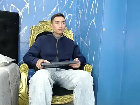 Iam Smith  online show from February 14, 2:41 am