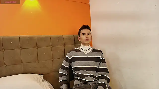 Iam Smith  online show from March 3, 7:42 pm