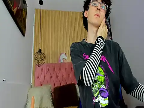 Syriussz online show from February 8, 7:28 pm