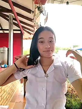 Snapshot of l0lita_emi chatting on February 15, 5:09 pm l0lita emi online show from February 15, 5:09 pm