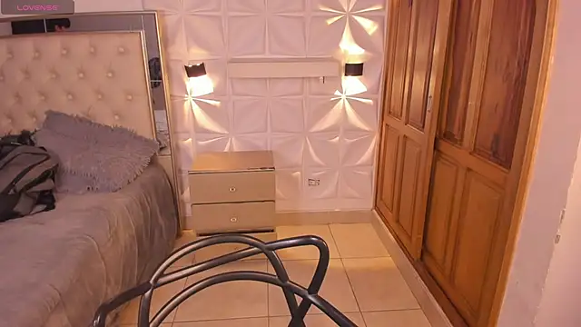 IamJuanJoc online show from April 13, 3:45 am