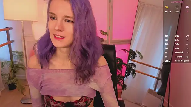 AuraLaunni online show from February 15, 7:05 am