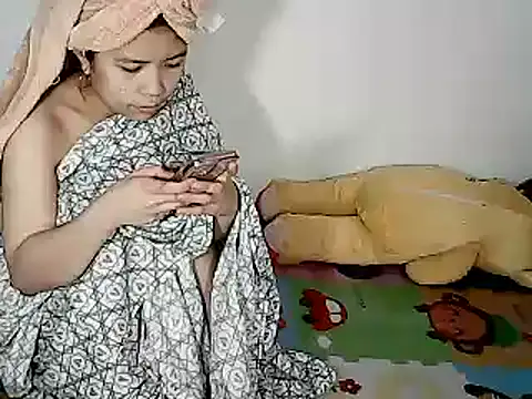 Snapshot of xxhotamizinggirl chatting on February 6, 11:35 am xxhotamizinggirl online show from February 6, 11:35 am