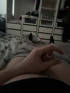 Snapshot of NotatingGrinder chatting on February 18, 2:57 pm NotatingGrinder online show from February 18, 2:57 pm