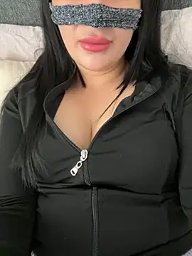 Snapshot of melissiaayzem chatting on May 1, 9:36 am melissiaayzem online show from May 1, 9:36 am