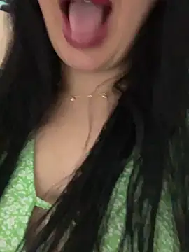 Snapshot of melissiaayzem chatting on July 13, 6:33 pm melissiaayzem online show from July 13, 6:33 pm
