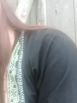 jjennyyy online show from February 17, 8:33 am